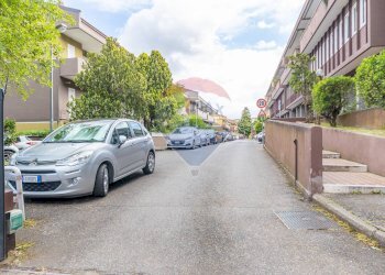 Edificio all\'aperto - Magazzino VIA GIRANDOLA 22, Monte Porzio Catone - foto 4