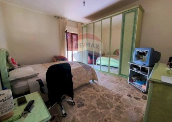 Camera / camera da letto - Quadrilocale via Ischia
 
20, Giardini-Naxos - foto 8