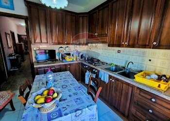 Cucina - Quadrilocale Via Ischia
 
20, Giardini-Naxos - foto 6