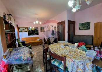 Sala da pranzo - Quadrilocale Via Ischia
 
20, Giardini-Naxos - foto 13