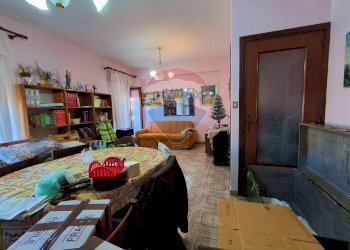 Sala da pranzo - Quadrilocale Via Ischia
 
20, Giardini-Naxos - foto 14