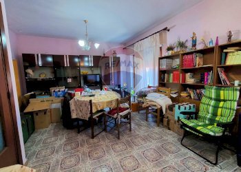 Sala da pranzo - Quadrilocale Via Ischia
 
20, Giardini-Naxos - foto 16