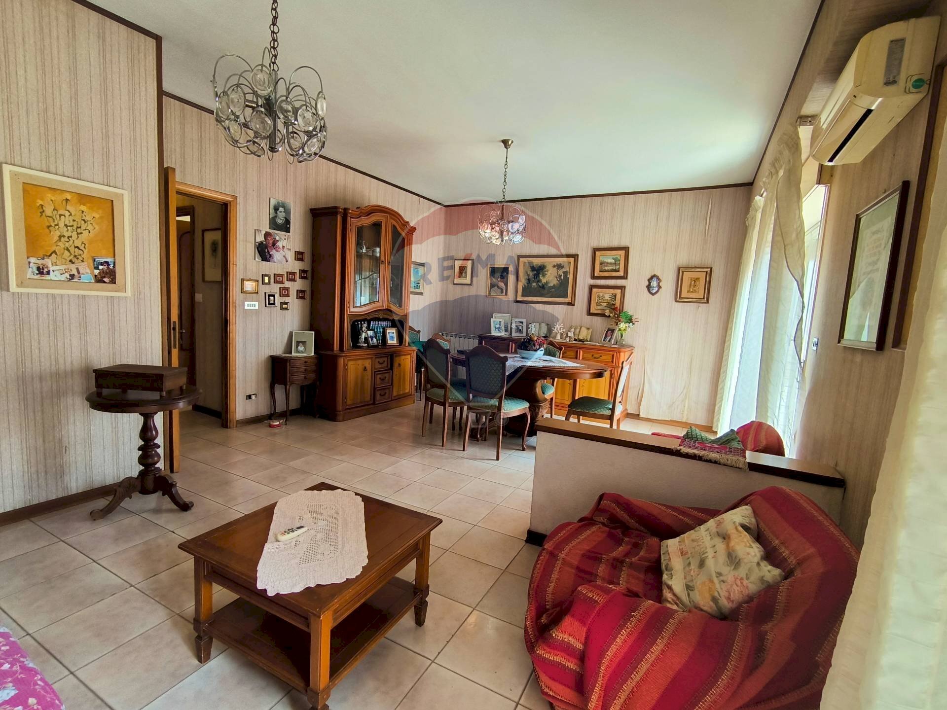 Sala da pranzo - Appartamento Via Ischia
 
20, Giardini-Naxos - foto 1