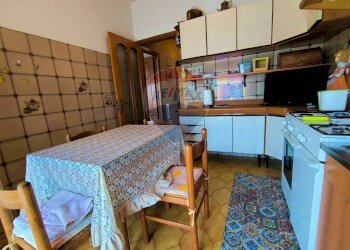 Cucina - Appartamento Via Ischia
 
20, Giardini-Naxos - foto 8