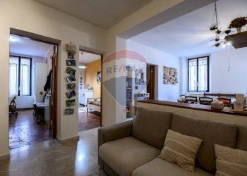 Soggiorno - Appartamento Via Bixio
 
2, Guastalla - foto 1