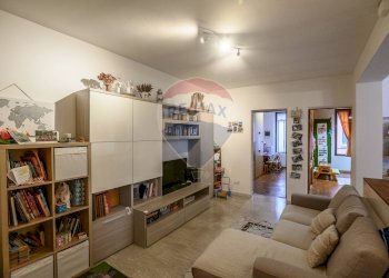 Soggiorno - Appartamento Via Bixio
 
2, Guastalla - foto 2