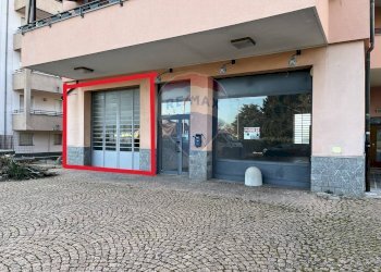 Edificio all\'aperto - Laboratorio VIA VARESE
 
43, Gallarate - foto 1