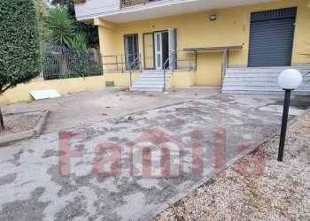 Foto 1 - Locale Commerciale Sirignano - foto 1