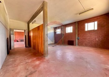 Hall / corridoio - Casa indipendente via gramsci
 
5, Dormelletto - foto 28