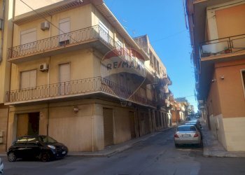 Edificio all\'aperto - Independent house VIA FIRENZE
 
15, Vittoria - photo 1