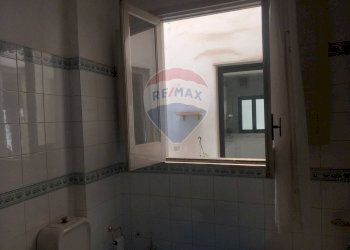 Bagno - Apartment VIA FIRENZE
 
15, Vittoria - photo 23