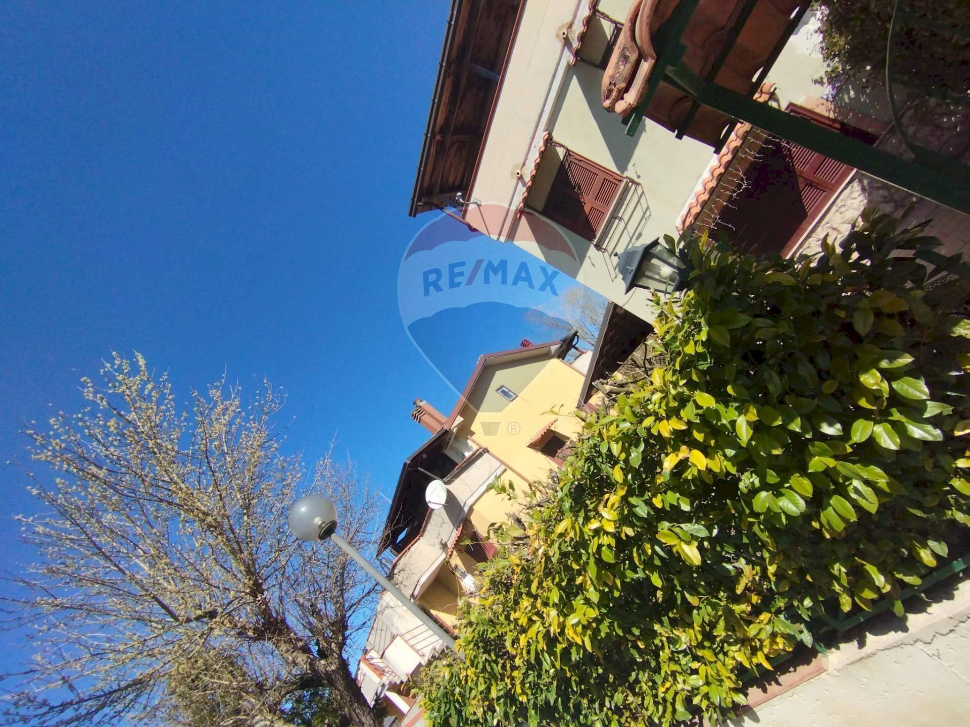 Edificio all\'aperto - Three-room apartment LA GRANDE QUERCIA NUOVA
 
15, Vinchiaturo - photo 3