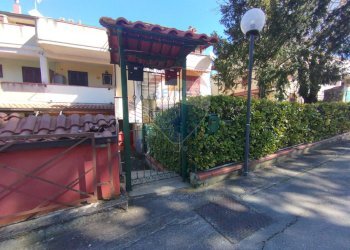 Casa all\'aperto - Trilocale LA GRANDE QUERCIA NUOVA
 
15, Vinchiaturo - foto 4