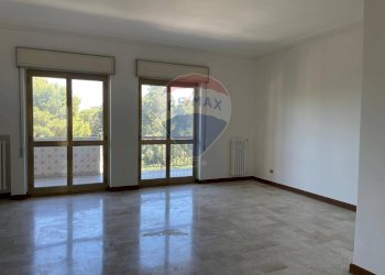 Stanza vuota - Quadrilocale Via Giulio Petroni
 
109/A, Bari - foto 11