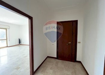 Hall / corridoio - Quadrilocale Via Giulio Petroni
 
109/A, Bari - foto 24