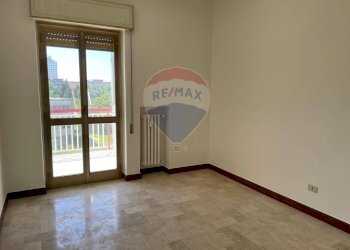 Stanza vuota - Quadrilocale Via Giulio Petroni
 
109/A, Bari - foto 30