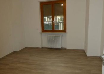 Camera da letto - Bilocale Alba - foto 9