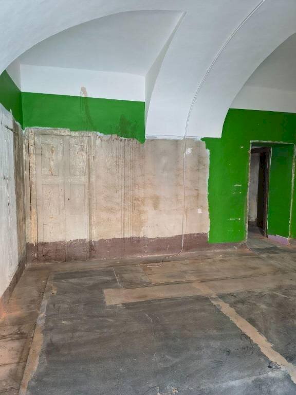 Stanza non arredata - Negozio via Franco Andrea Bonelli, 7, Cuneo (zona Centro) - foto 3