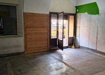 Stanza non arredata - Negozio via Franco Andrea Bonelli, 7, Cuneo (zona Centro) - foto 2