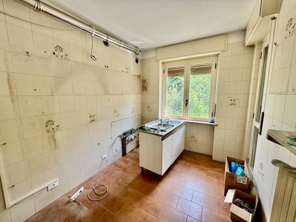 Cucina - Appartamento via Giuseppe Craveia, 1, Biella - foto 3
