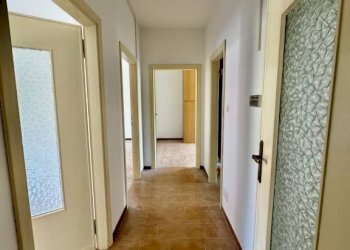 Corridoio - Appartamento via Giuseppe Craveia, 1, Biella - foto 13