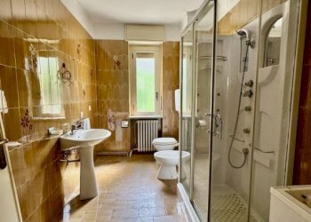 Bagno - Appartamento via Giuseppe Craveia, 1, Biella - foto 17