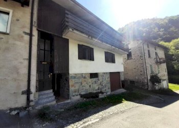 Facciata - Villa a Schiera via Valbona, Piateda - foto 7