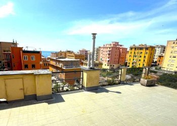 Terrazzo - Trilocale via Gabriele Rossetti, 10C, Genova (zona Quarto) - foto 8