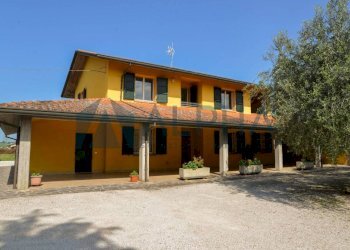 Facciata - Casa indipendente via Guidi di Calisese, Cesena - foto 1