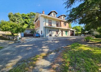 Casa indipendente Strada Alessandria, Nizza Monferrato - foto 1