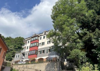 Facciata - Negozio Bosco Chiesanuova - foto 2