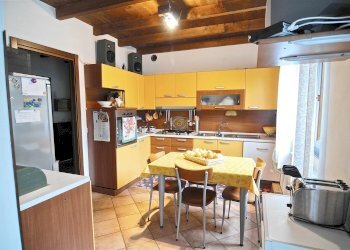 Magnifica villa in vendita ad Agrate Conturbia - sala da pranzo  - Villa Agrate Conturbia - foto 16