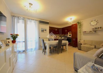 Three-room apartment Via Monte Grappa, Masate - photo 4
