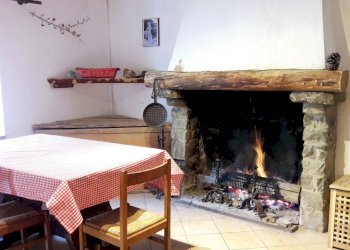 Portion of a house Castelnovo ne' Monti - photo 3