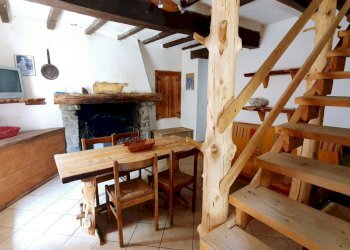 Portion of a house Castelnovo ne' Monti - photo 8