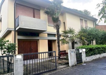 Villa Bifamiliare Massa Lombarda - foto 1