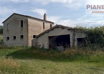 Foto 1 - Casa indipendente Via Piane Tronto, Controguerra - foto 1