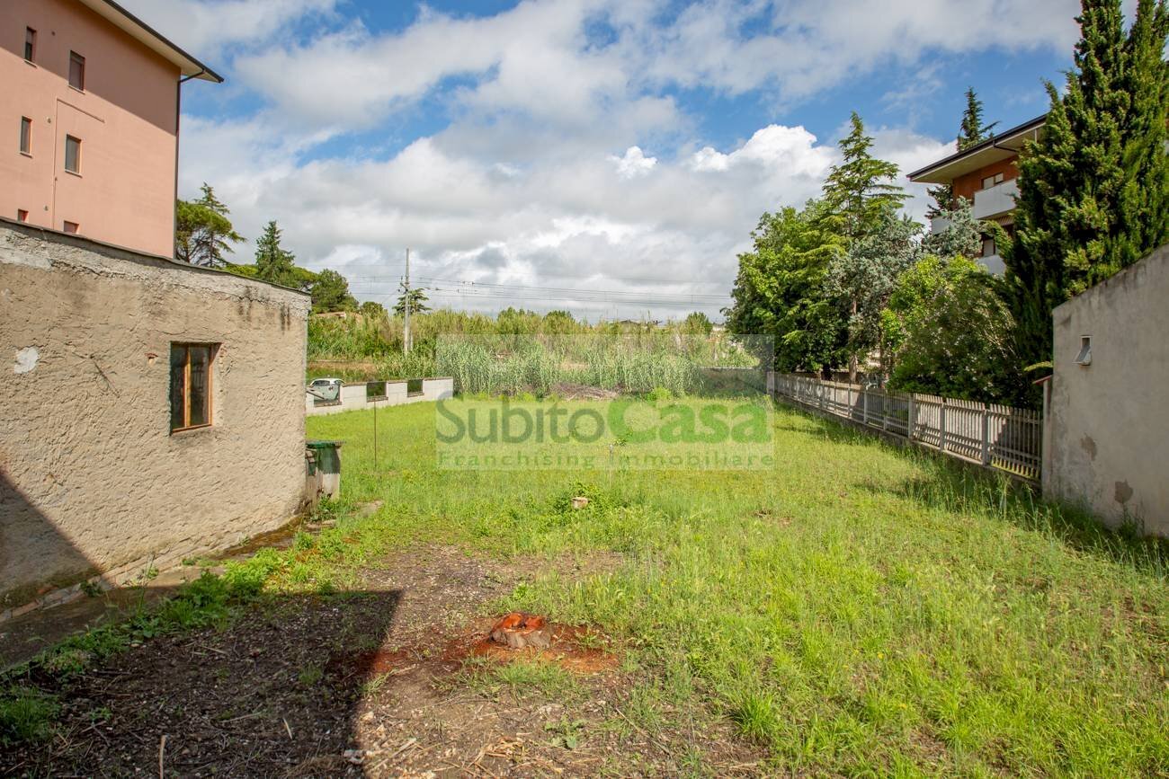 Foto 2 - Terreno edificabile Via Garibaldi
 
46, San Giovanni Teatino - foto 2