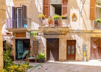 Edificio all\'aperto - Quadrilocale Strada Vallisa
 
82, Bari - foto 4