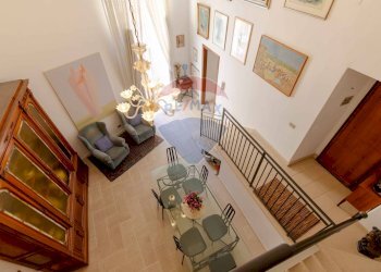 Sala da pranzo - Quadrilocale Strada Vallisa
 
82, Bari - foto 12