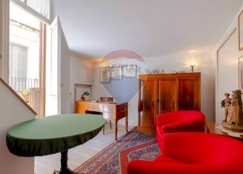 Sala da pranzo - Quadrilocale Strada Vallisa
 
82, Bari - foto 16