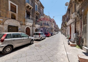 Edificio all\'aperto - Bilocale Via Santissima Trinità
 
15, Catania - foto 3