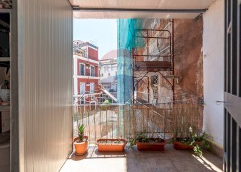 Balcone - Bilocale Via Santissima Trinità
 
15, Catania - foto 9