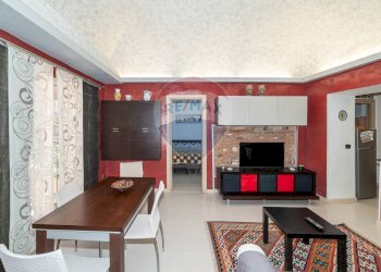 Sala da pranzo - Bilocale Via Santissima Trinità
 
15, Catania - foto 15