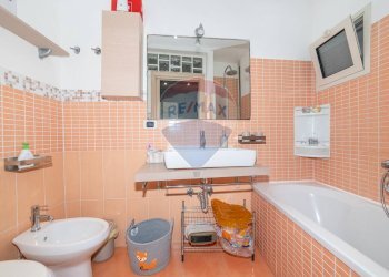 Bagno - Bilocale Via Santissima Trinità
 
15, Catania - foto 30