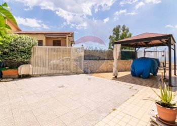 Terrazza - Casa semi indipendente Via litteri
 
90, Aci Castello - foto 3