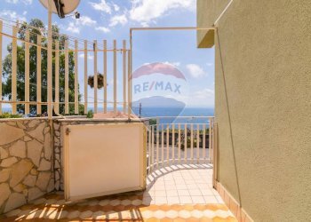 Balcone - Casa semi indipendente Via litteri
 
90, Aci Castello - foto 5