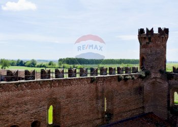 Edificio all\'aperto - Castello Via Macello, Buriasco - foto 1