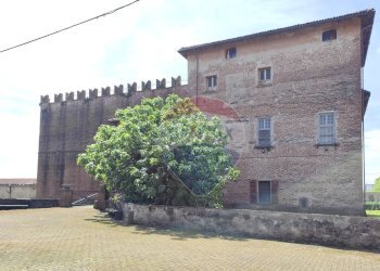 Edificio all\'aperto - Castello Via Macello, Buriasco - foto 37