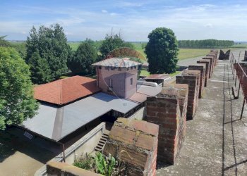 Edificio all\'aperto - Castello Via Macello, Buriasco - foto 105